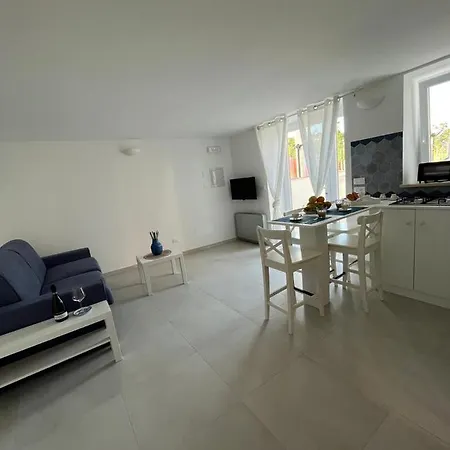 Marinto ايسكيا