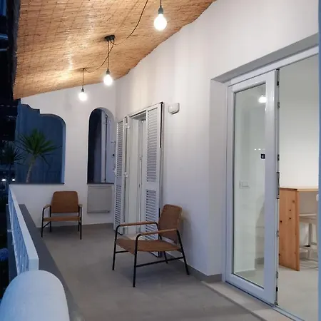 Marinto ايسكيا