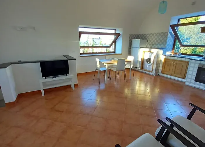 Semesterbostad Marinto *